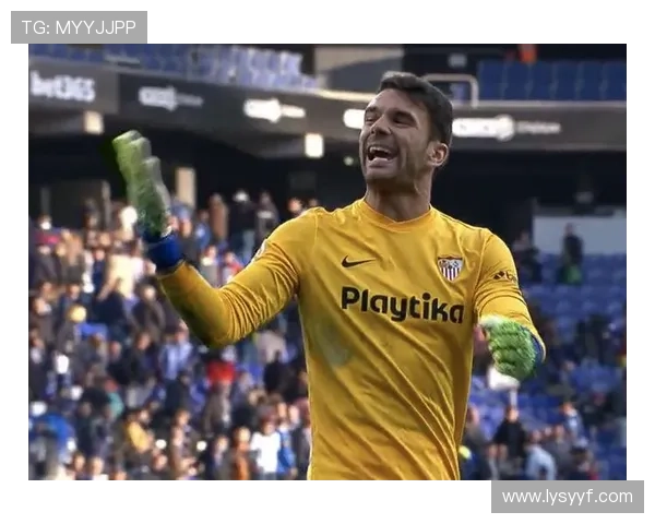 塞维总监奥尔塔现场观看B队比赛，被全场球迷齐声辱骂